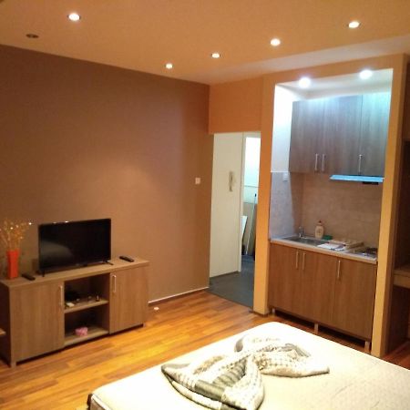 Apartamento Castel Bianco Belgrado Exterior foto