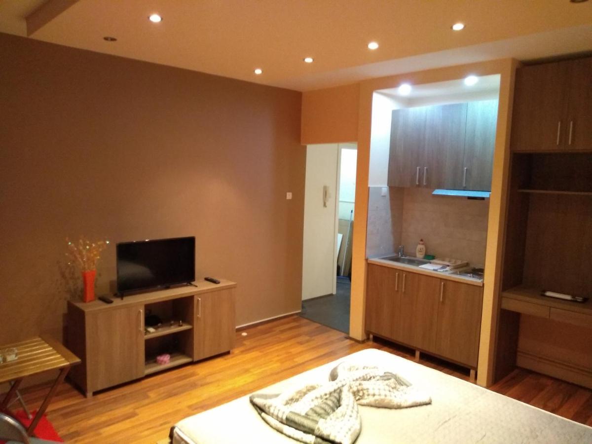 Apartamento Castel Bianco Belgrado Exterior foto